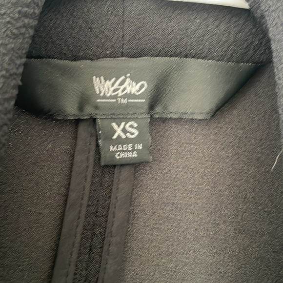 Women’s Blazer with Pockets! - Picture 5 of 6